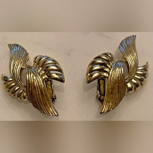 Vintage Coro Bold Goldtone Fashion Clip-On Earrings